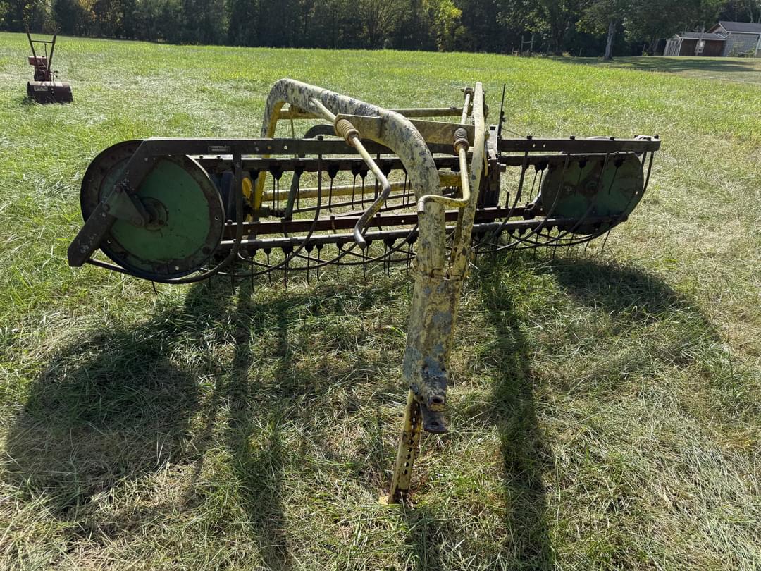 Image of John Deere 640 Image 1
