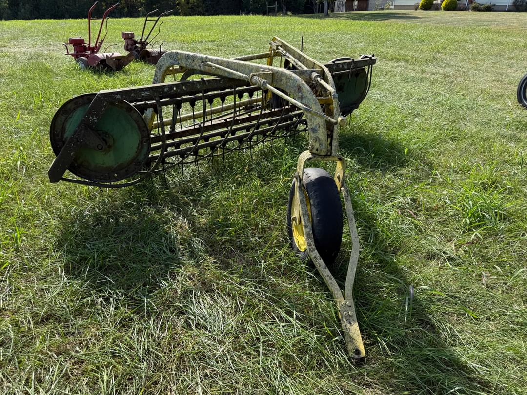 Image of John Deere 640 Image 0
