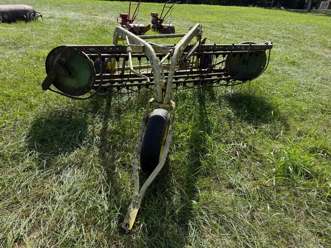 Image of John Deere 640 Image 1