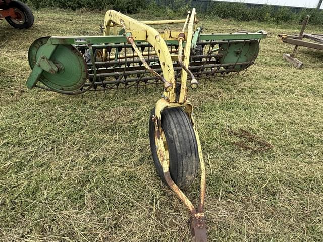 Image of John Deere 640 equipment image 1