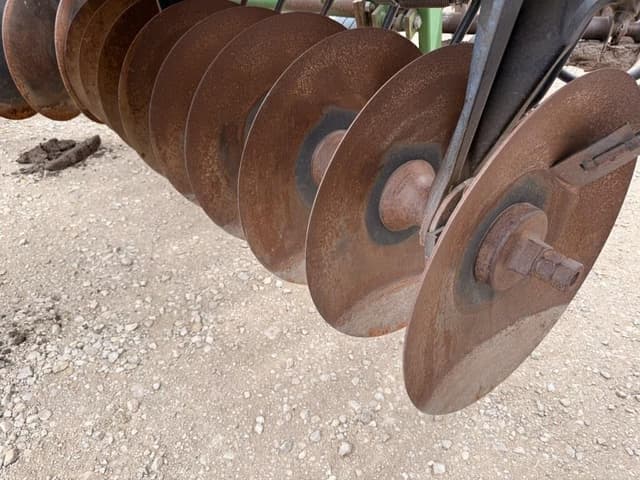 Image of John Deere 650 equipment image 3