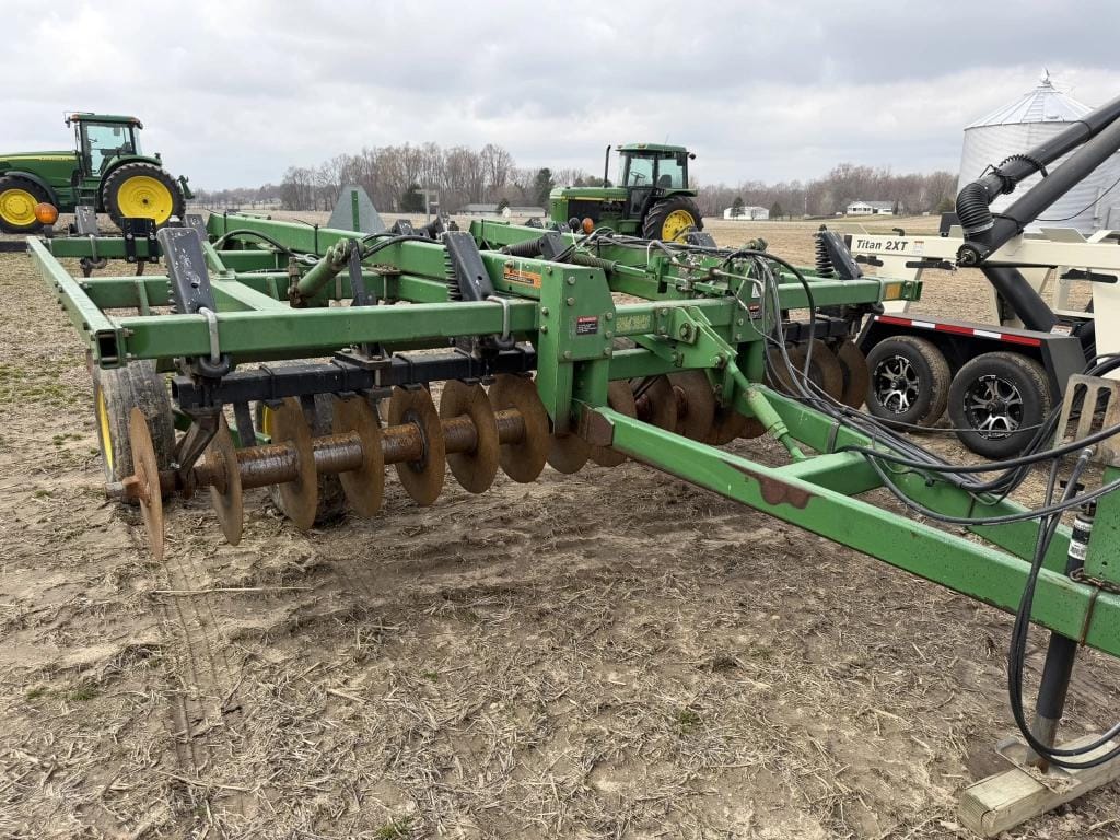 John Deere 714 Equipment Image0