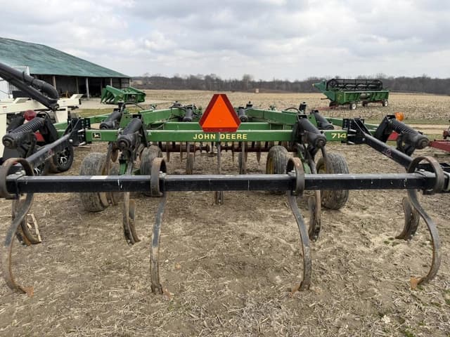 Image of John Deere 714 equipment image 2