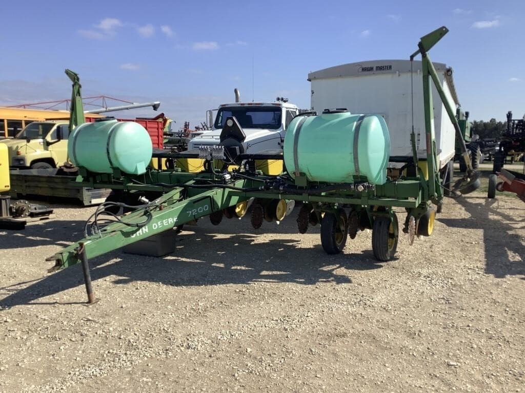 Image of John Deere 7200 Primary image