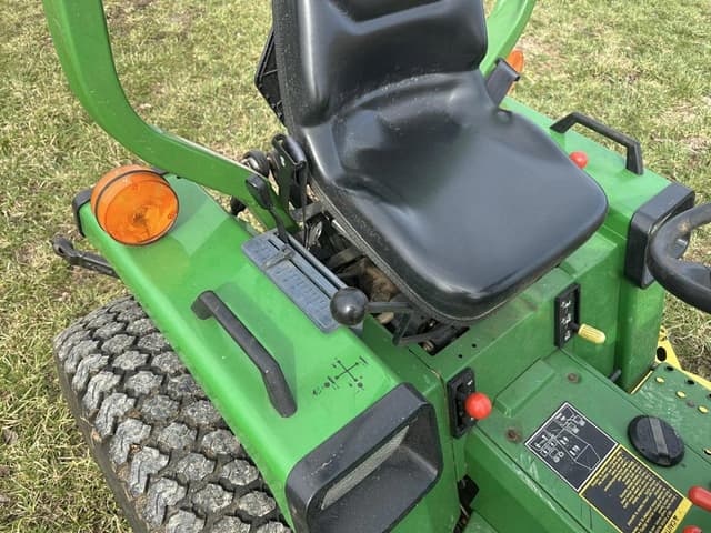 Image of John Deere 855 equipment image 4