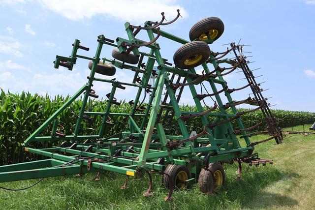 Image of John Deere 960 equipment image 2