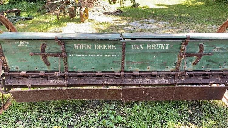 Main image John Deere Van Brunt 3