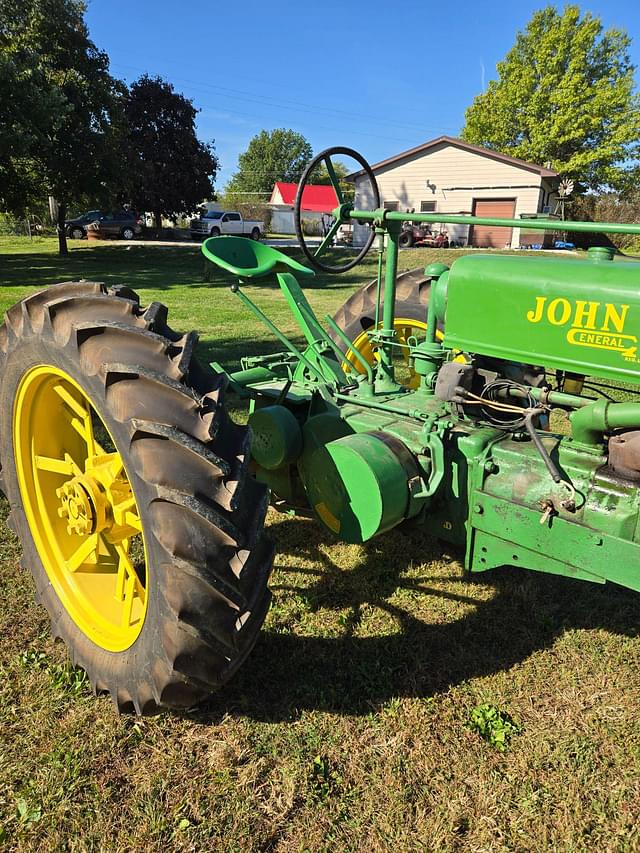 Image of John Deere A equipment image 3