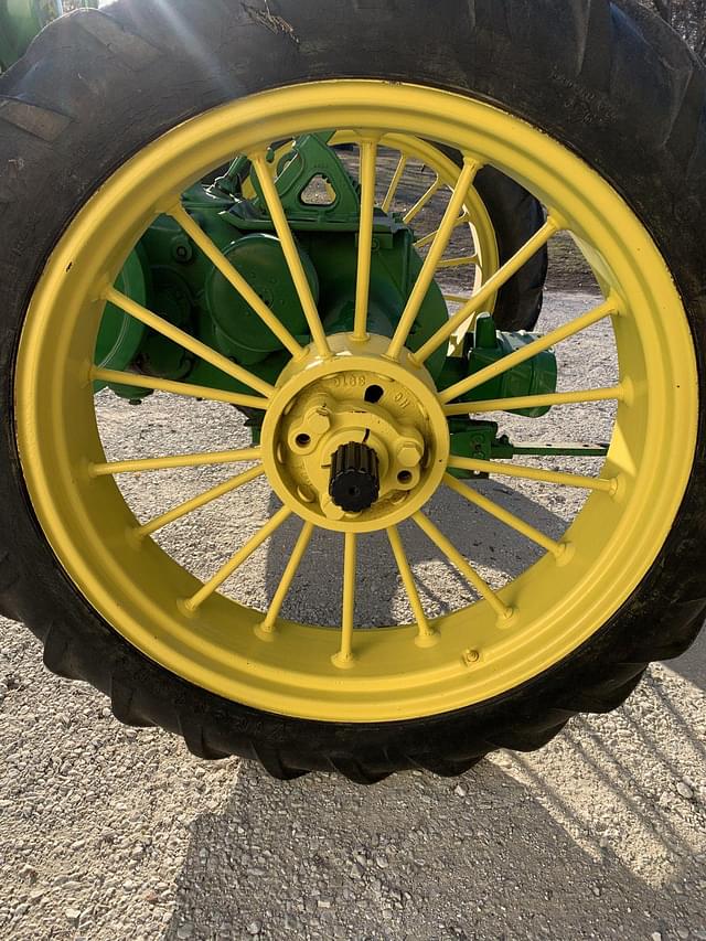 Image of John Deere A equipment image 4