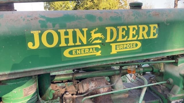Image of John Deere A equipment image 1