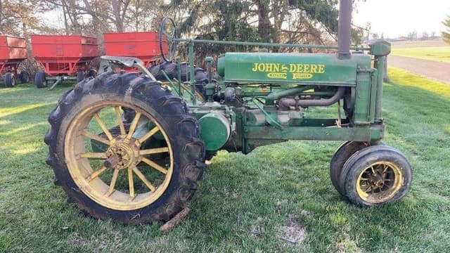 Image of John Deere A equipment image 4