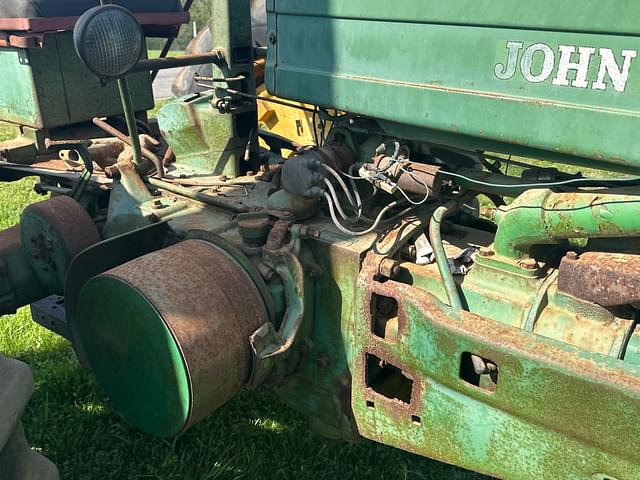 Image of John Deere A equipment image 3