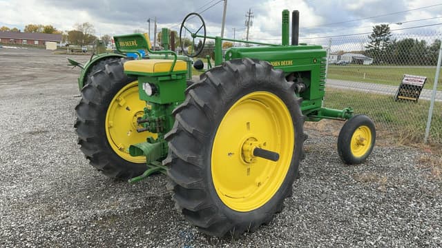 Image of John Deere A equipment image 4