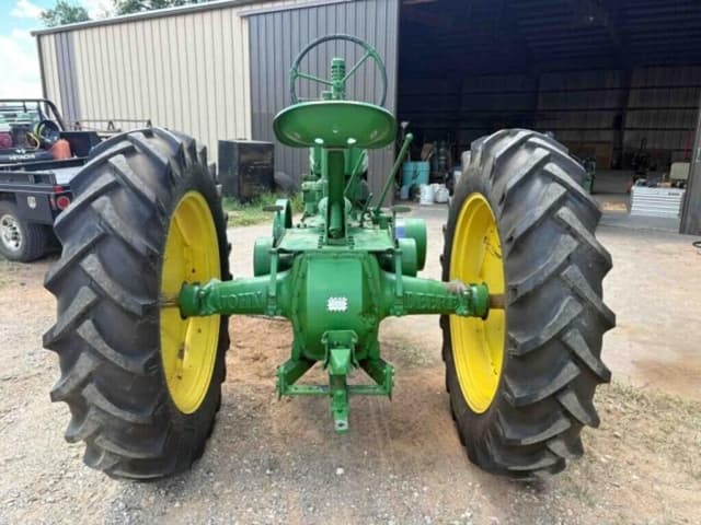 Image of John Deere A equipment image 3