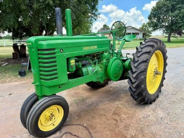 Image of John Deere A equipment image 1