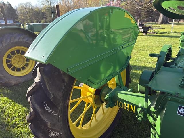 Image of John Deere A equipment image 4