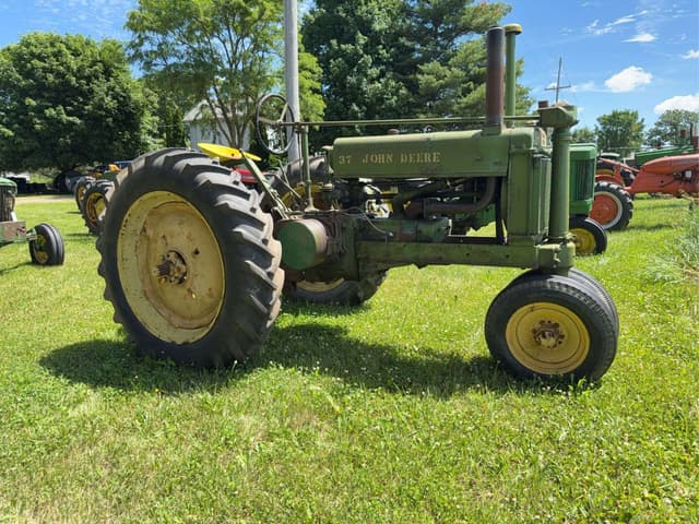 Image of John Deere A equipment image 1
