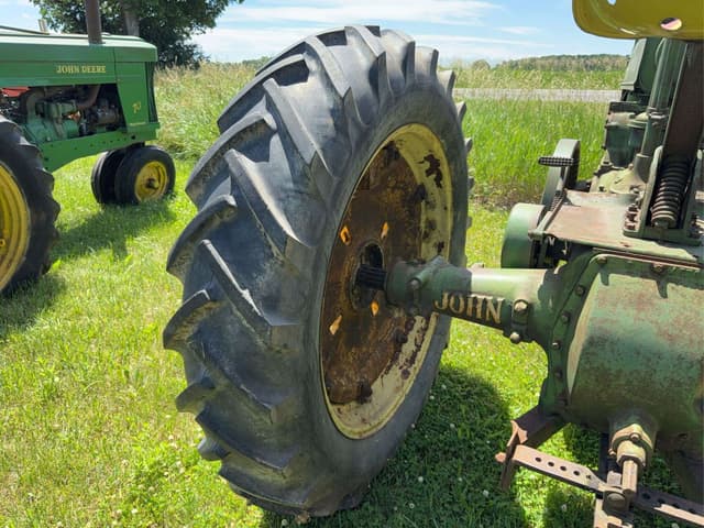 Image of John Deere A equipment image 4