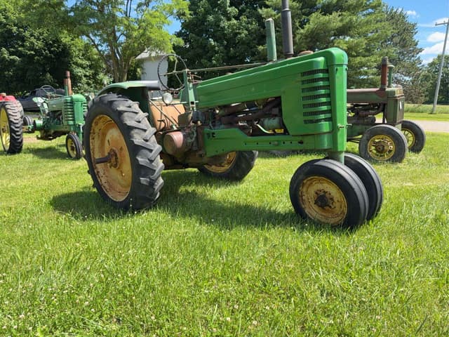 Image of John Deere B equipment image 1