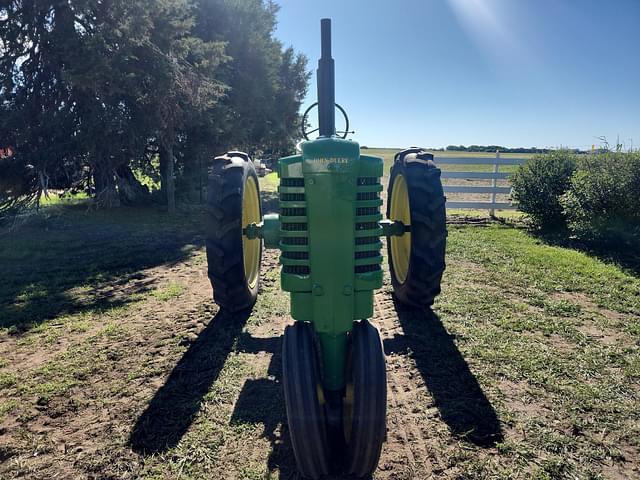 Image of John Deere B equipment image 2