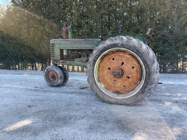 Image of John Deere B equipment image 1