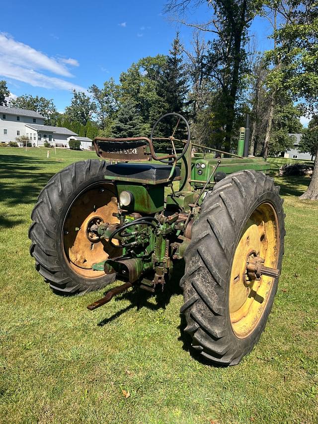 Image of John Deere B equipment image 1