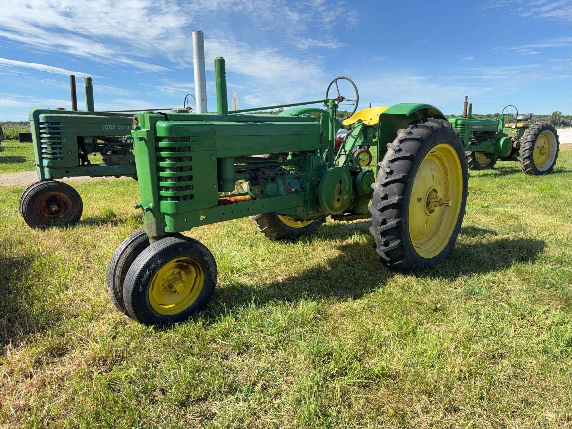 John Deere B Equipment Image0