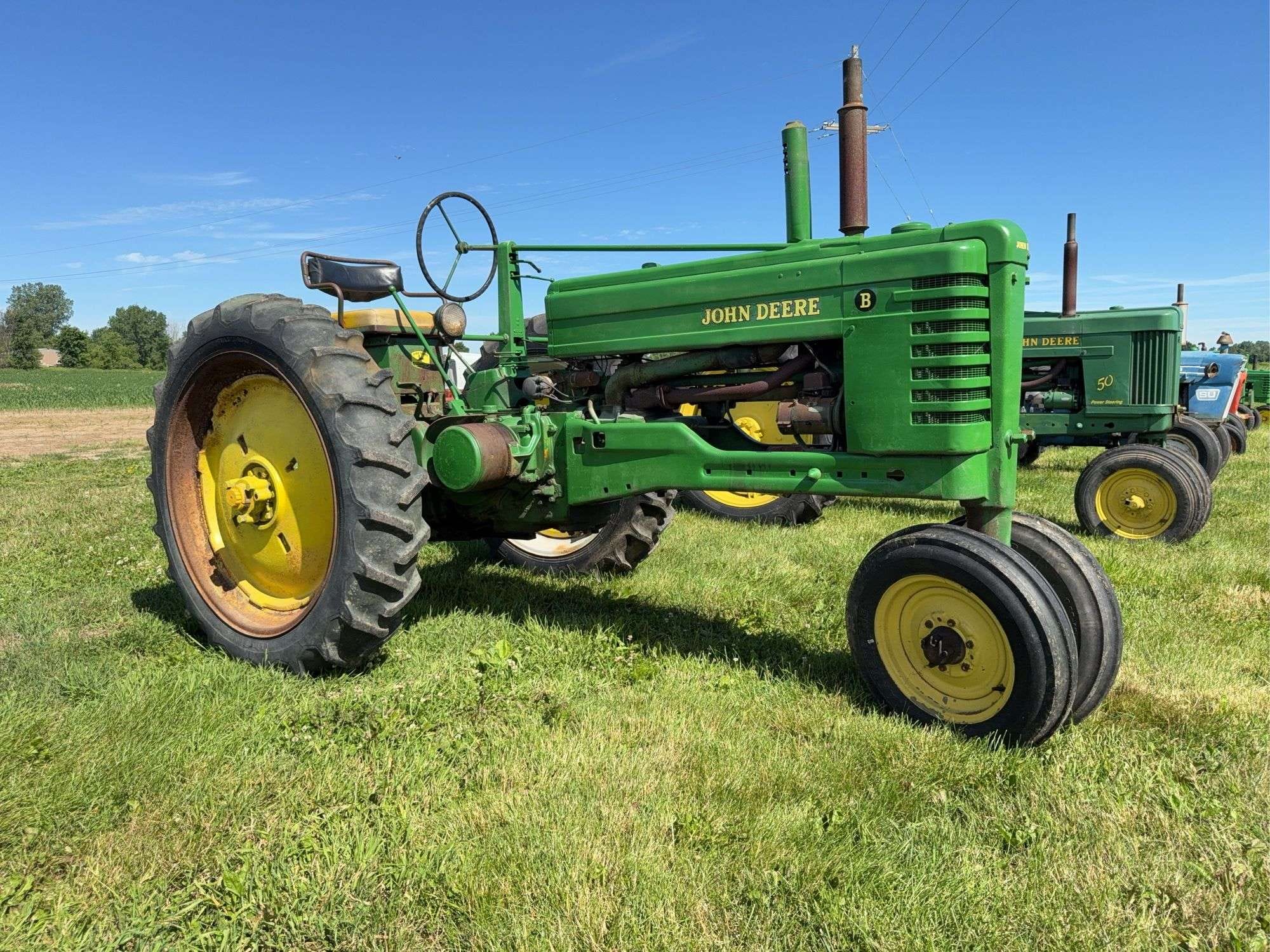 John Deere B Equipment Image0
