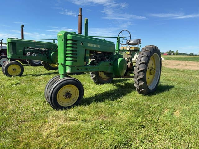 Image of John Deere B equipment image 1
