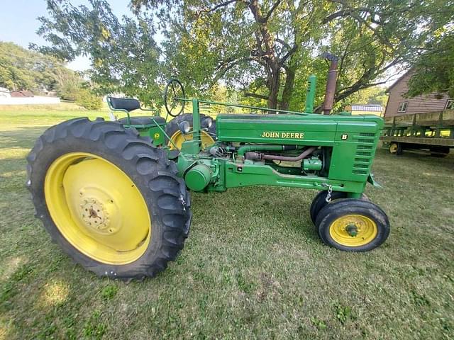 Image of John Deere B equipment image 1