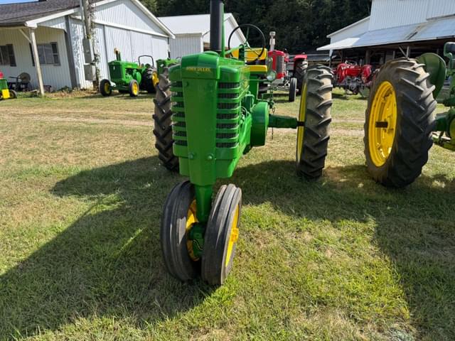 Image of John Deere B equipment image 1