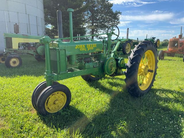 Image of John Deere B equipment image 1