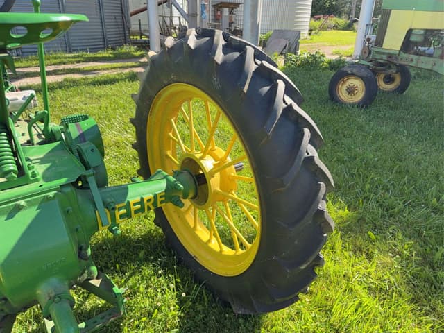 Image of John Deere B equipment image 4