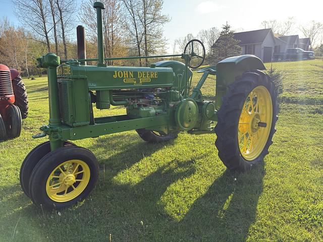 Image of John Deere B equipment image 1