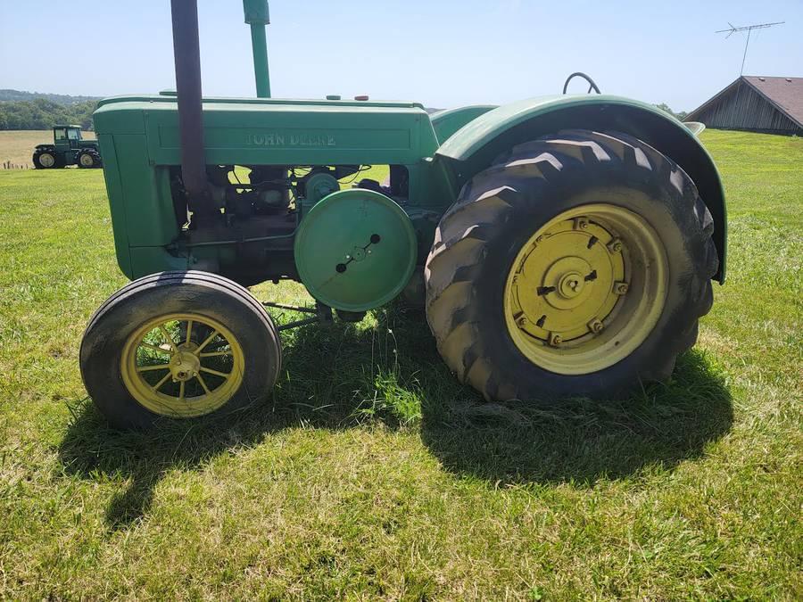 Image of John Deere D Image 0