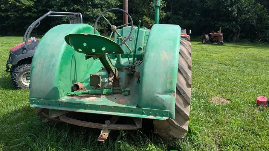 Image of John Deere D Image 1