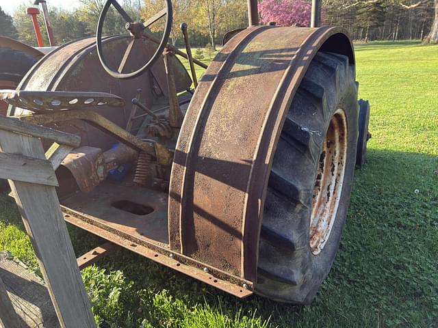 Image of John Deere D equipment image 2