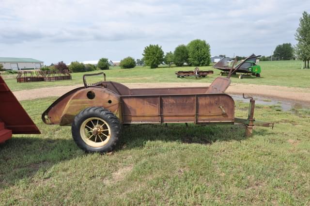 Image of John Deere H equipment image 1