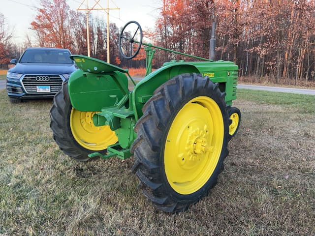 Image of John Deere H equipment image 4