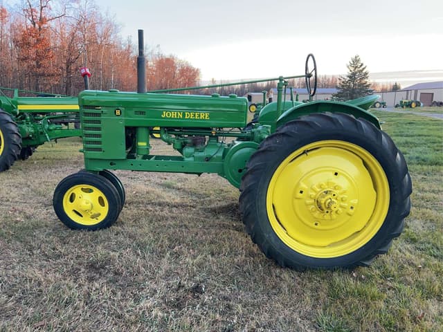 Image of John Deere H equipment image 1