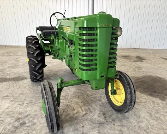 Image of John Deere M equipment image 1