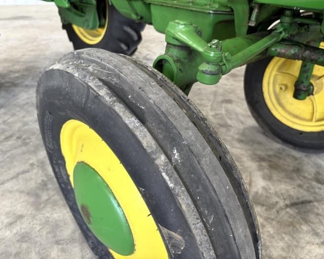 Image of John Deere M equipment image 3