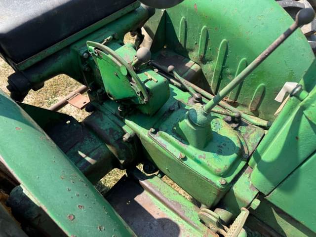 Image of John Deere M equipment image 3