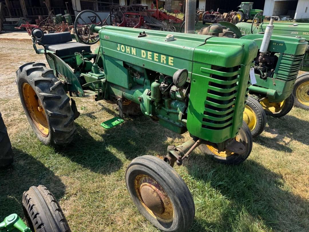Image of John Deere M Primary image
