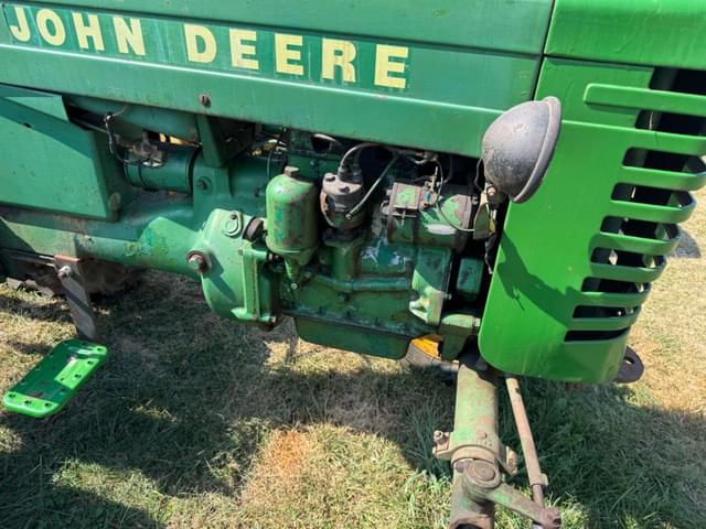 Image of John Deere M equipment image 1