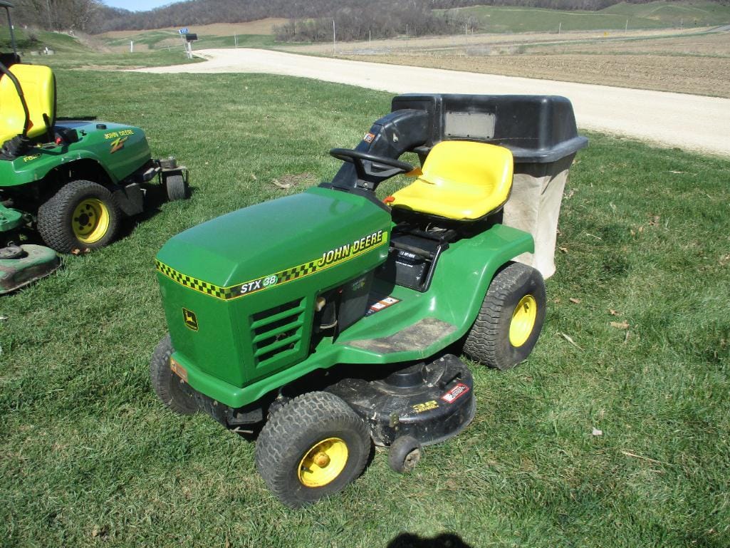 Main image John Deere STX38
