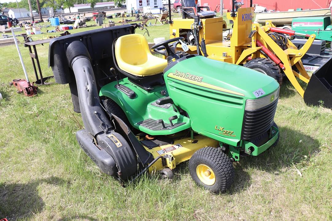 Image of John Deere LX277 Image 1