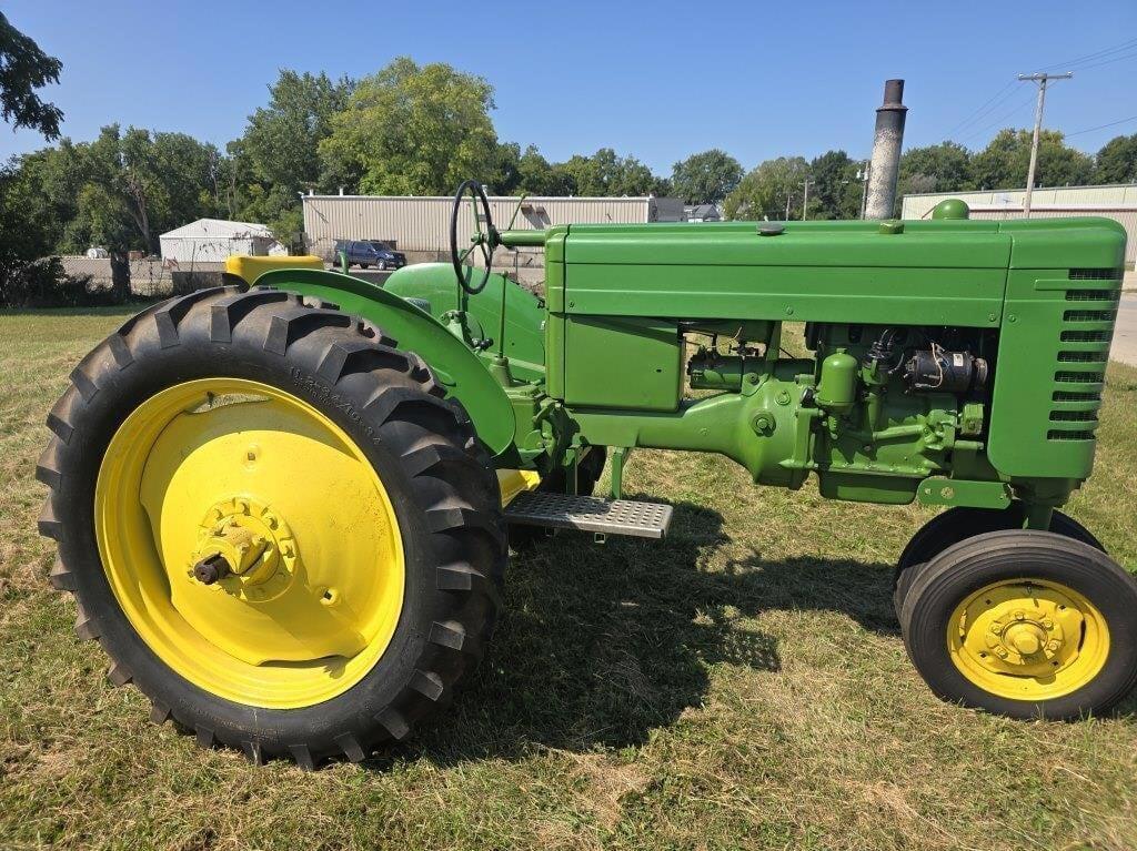 Image of John Deere MT Primary image