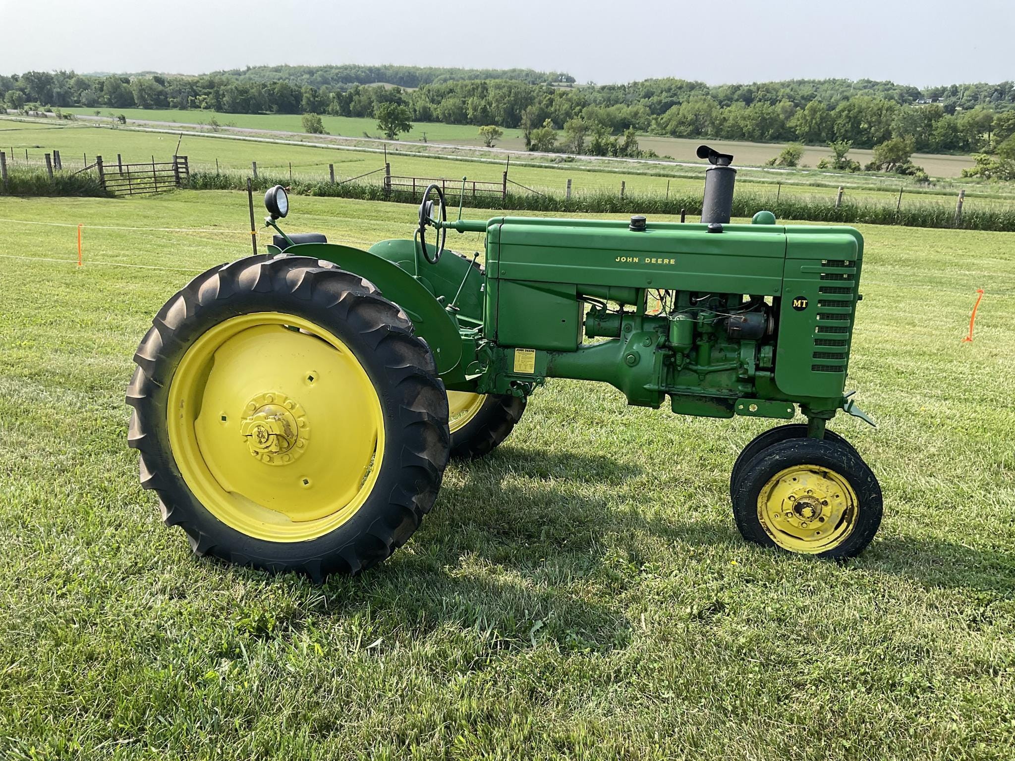 Main image John Deere MT