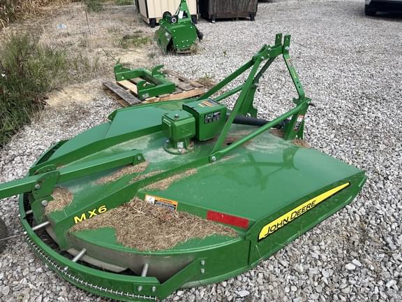 Image of John Deere MX6 equipment image 1
